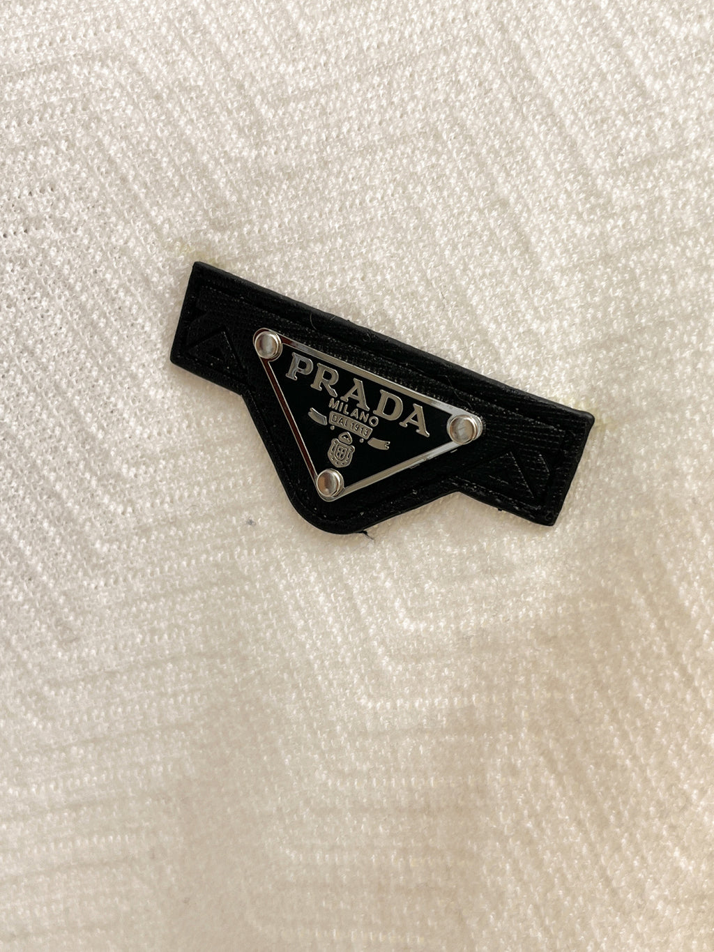 Sweat-shirt en col V blanc Prada