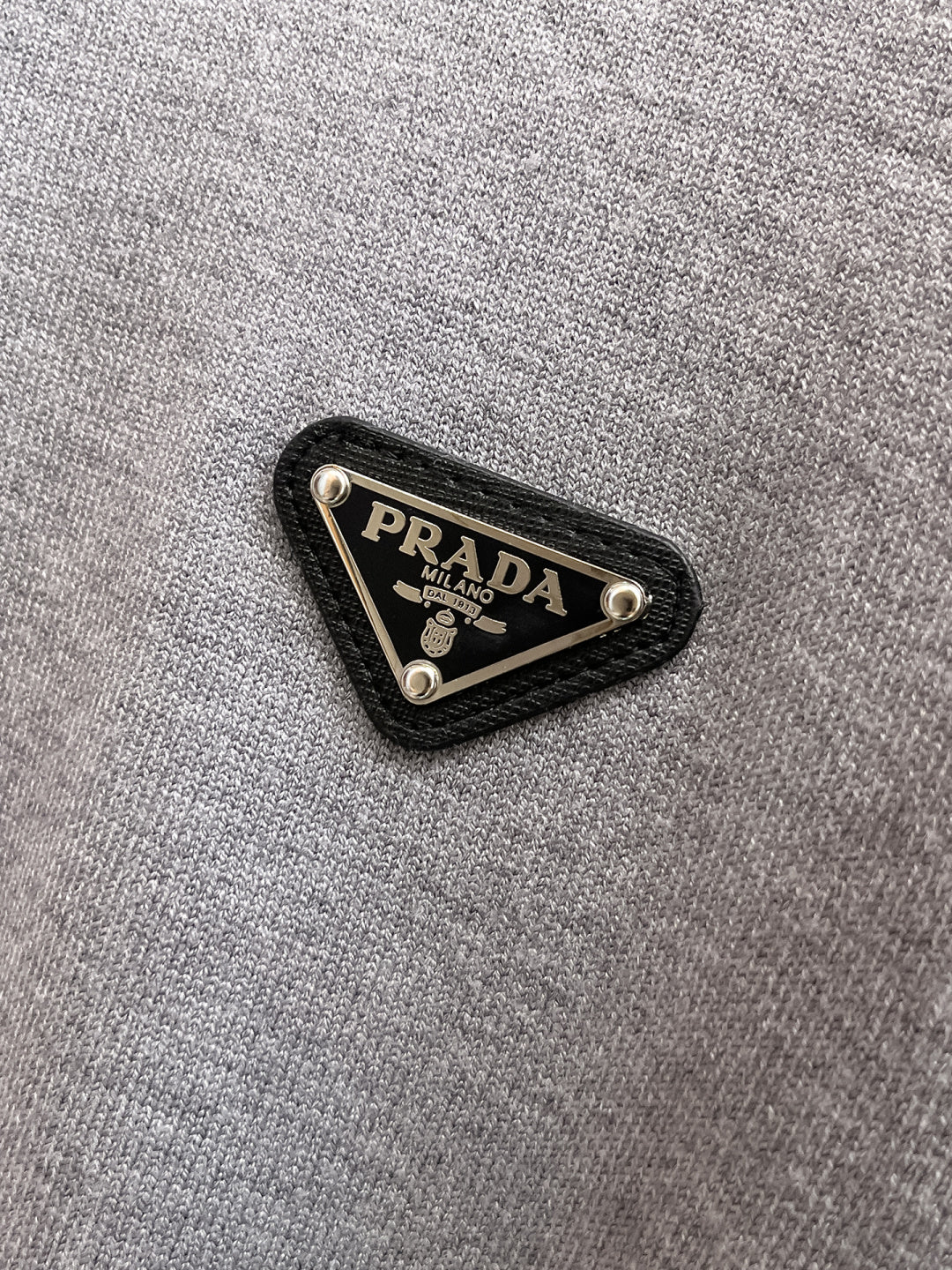 Sweat-shirt gris Prada