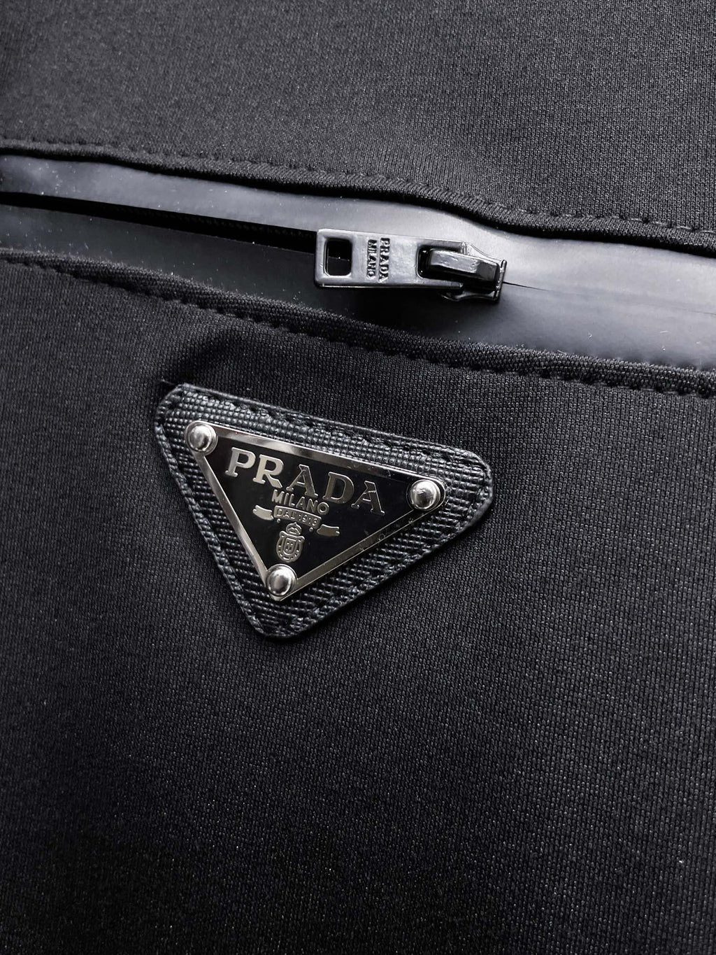 Ensemble noir Prada
