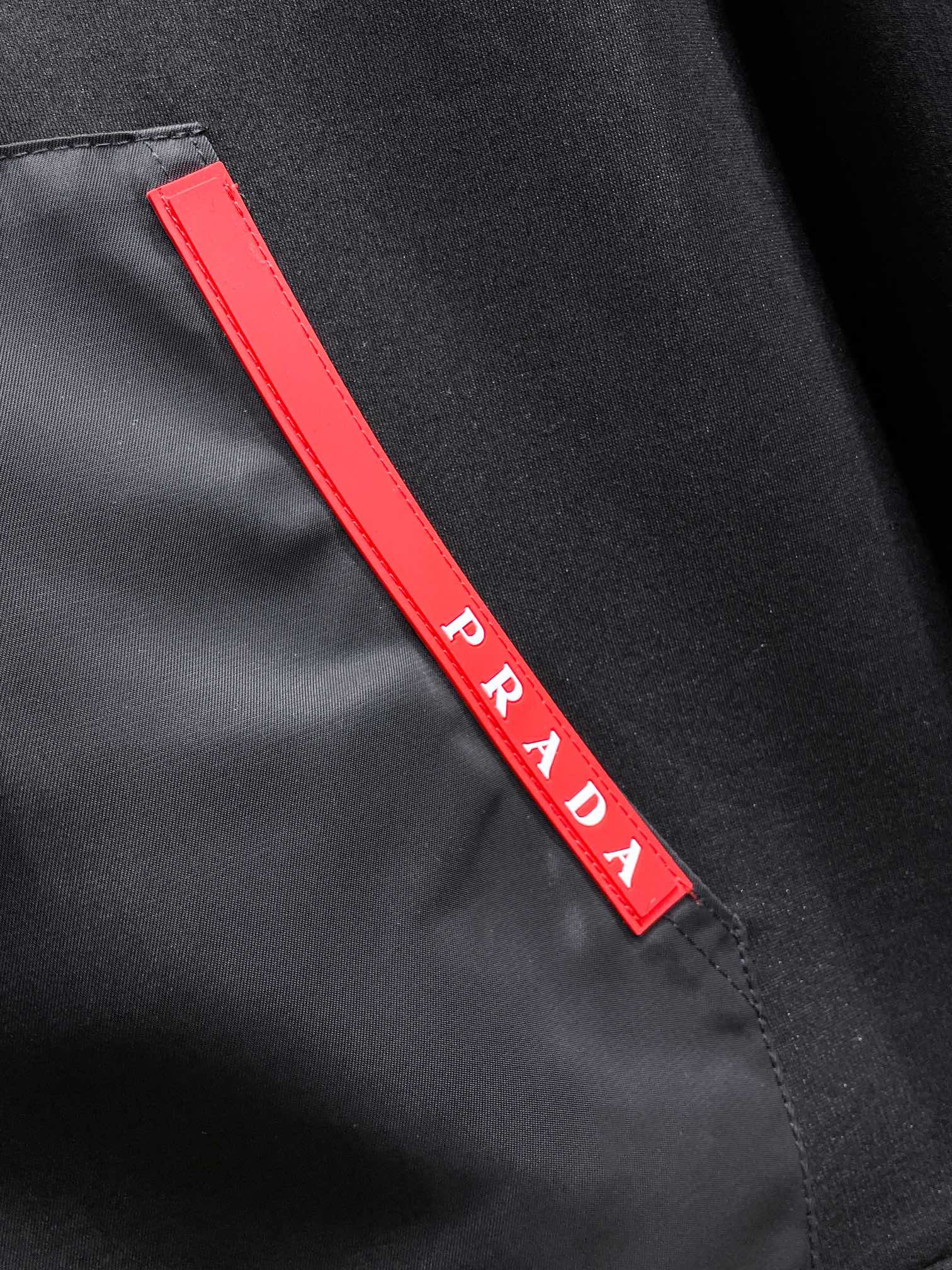Ensemble noir Prada