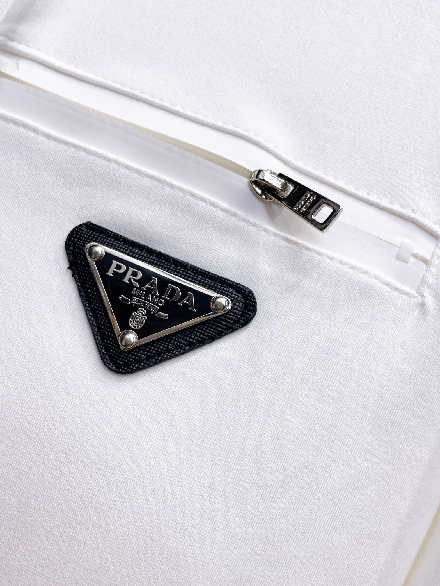 Ensemble blanc Prada