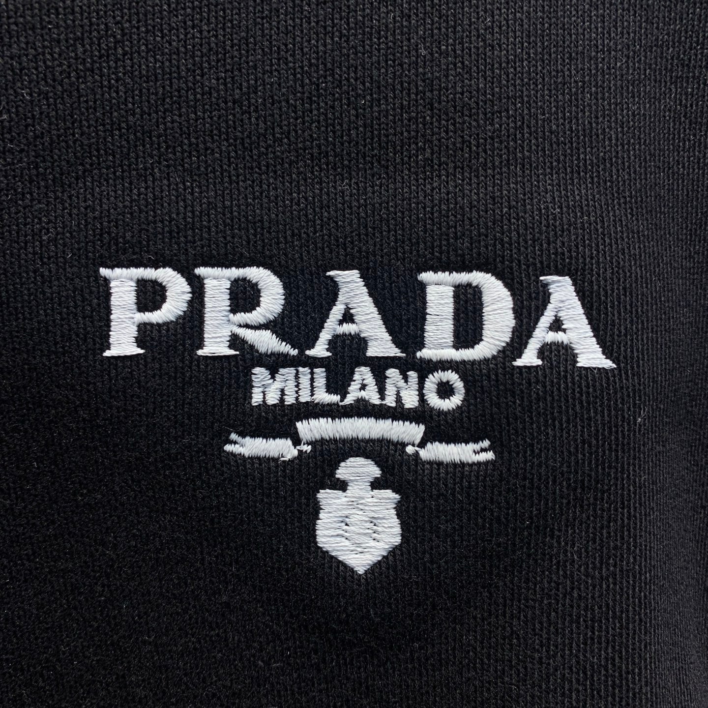 Sweat à capuche noir Prada