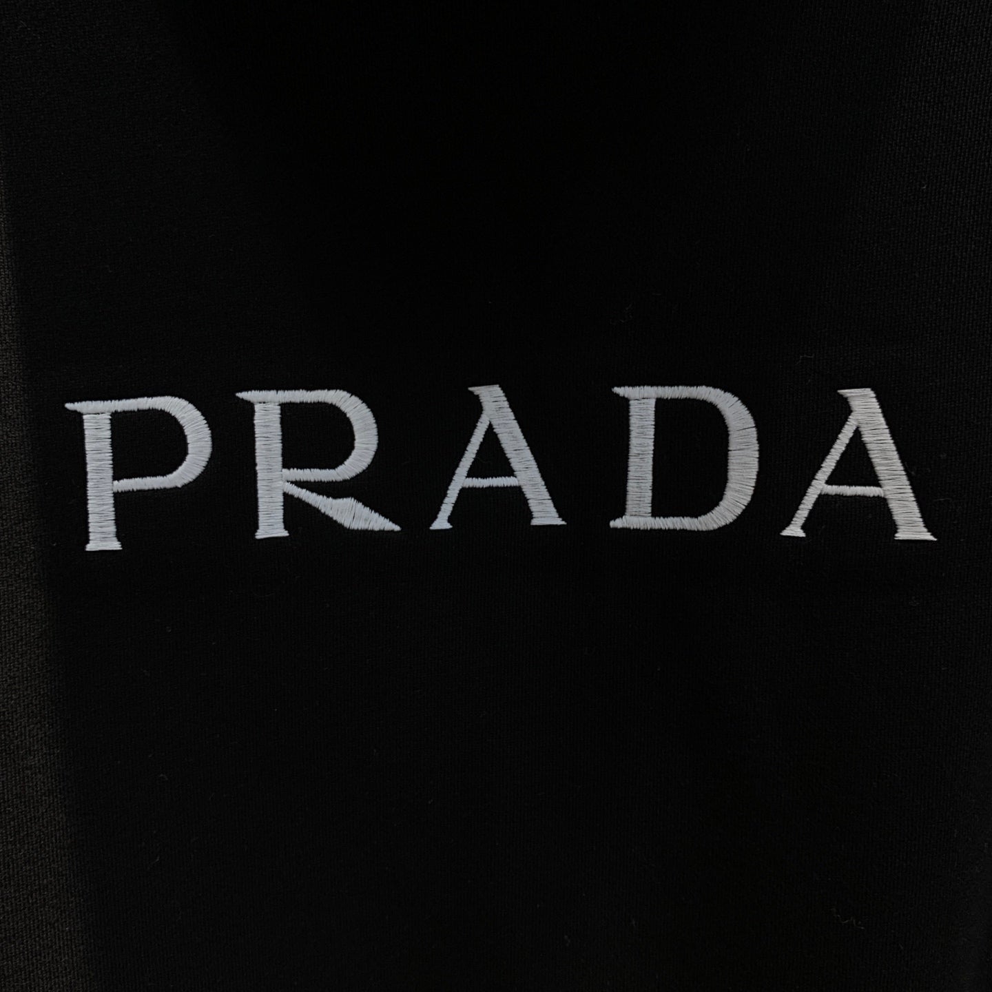 Sweat à capuche noir Prada
