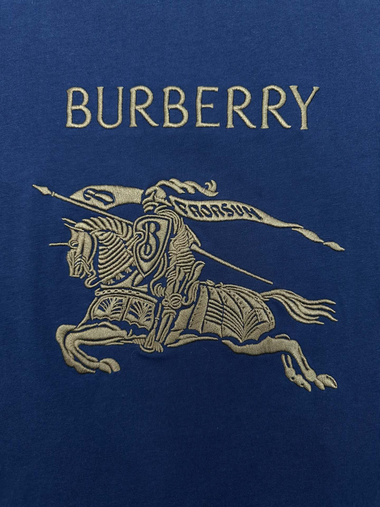 T-shirt bleu Burberry