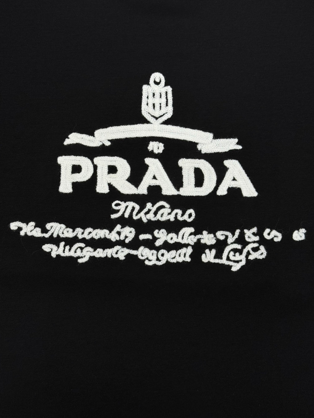 T-shirt noir Prada